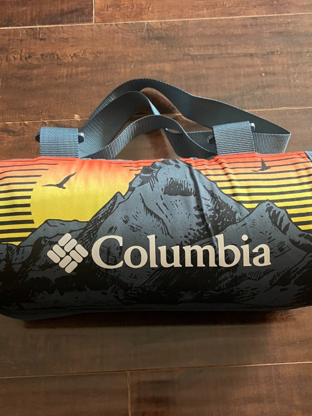 NWOT Columbia Outdoor Blanket - 72" x 72"